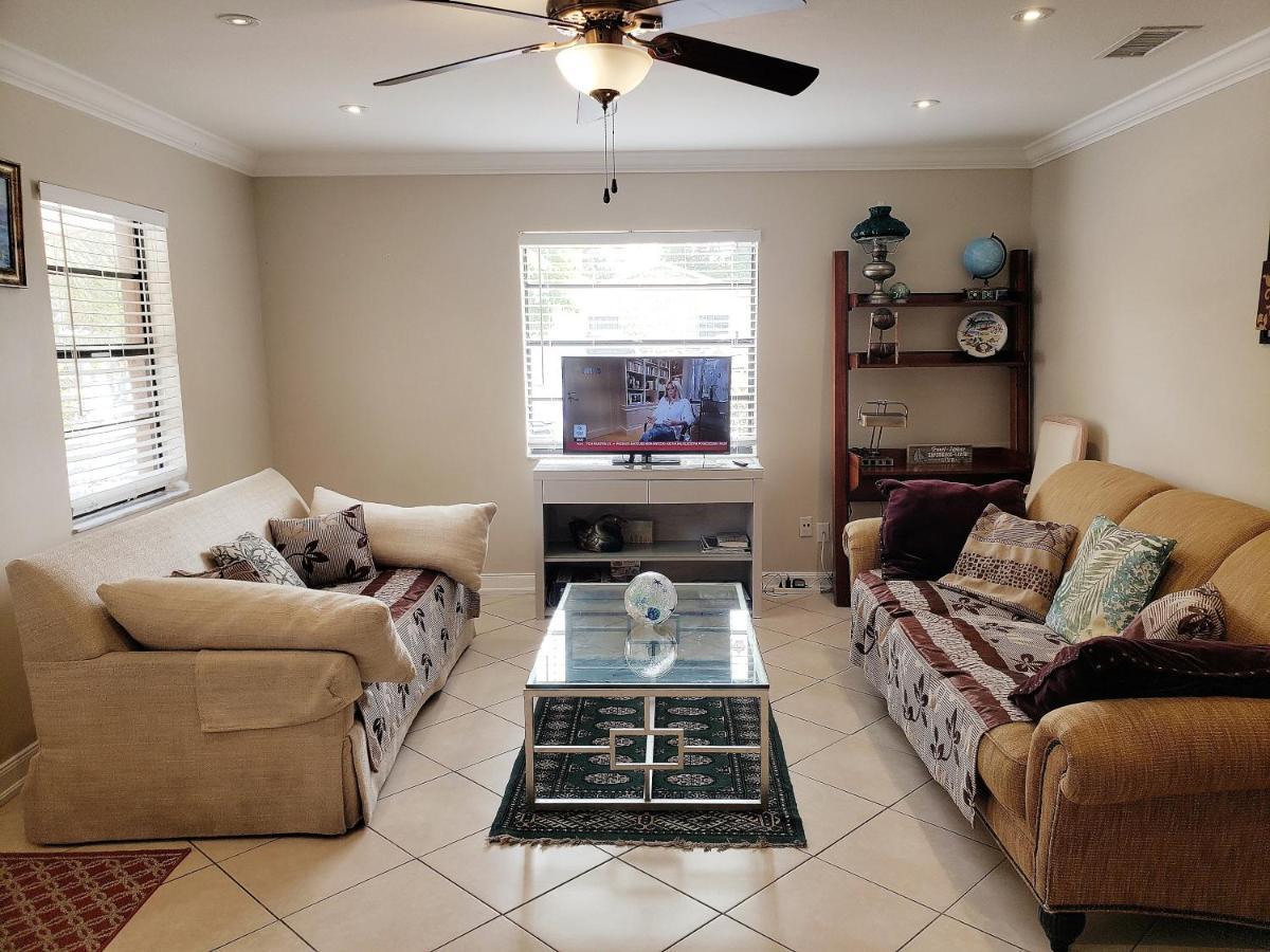 Villa Ocean Vacation Breeze Lantana Exterior foto