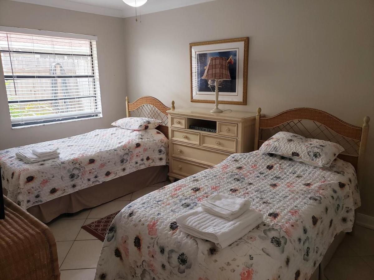 Villa Ocean Vacation Breeze Lantana Exterior foto